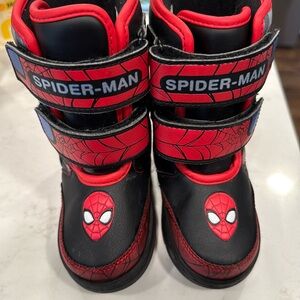 Spiderman light-up snow boots